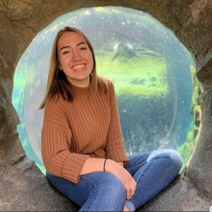 Meet your Posher, Julia